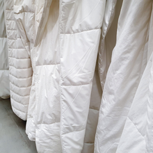 Load image into Gallery viewer, Duck Feather Duvet Insert / Quilt Hotel Quality - Super Single / Queen / King - Zoe Home®
