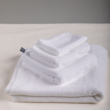 Load image into Gallery viewer, 100% Cotton Bath Towel
